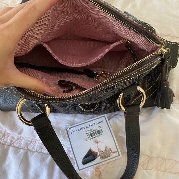 Dooney & Bourke Brown Bag - Picture 6 of 8